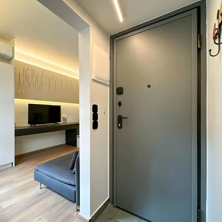 Aristotelous Luxury *