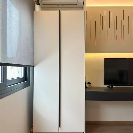 Aristotelous Luxury *