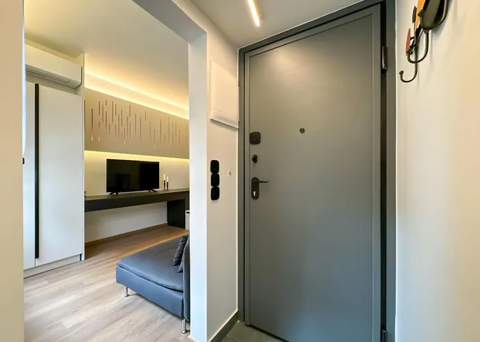 Aristotelous Luxury *